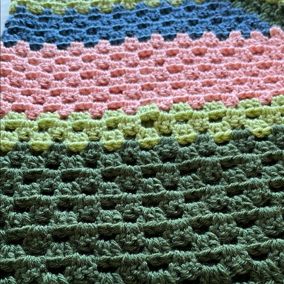 Crochet Shawl multicolorlor - Picture 7 of 7